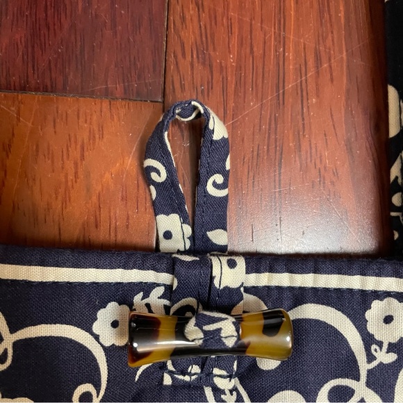 Vera Bradley Twirly Birds Tote Bag Quilted Navy Blue White Floral B13 - Picture 2 of 6